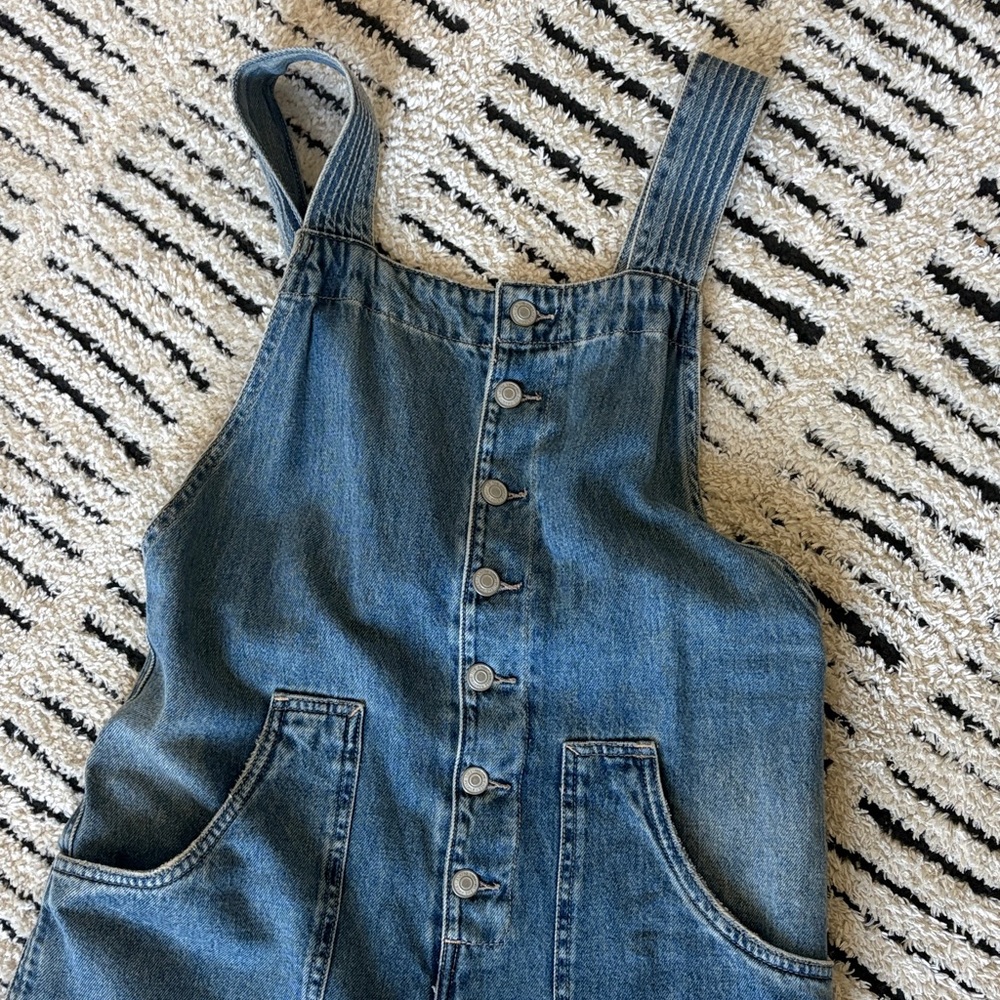 We The Free Blue Denim Women’s Overalls - Picture 5 of 9